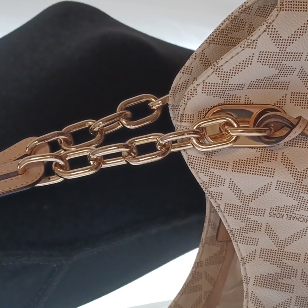 Michael Kors bag - Picture 7 of 8